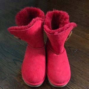 Red toggle Ugg boots